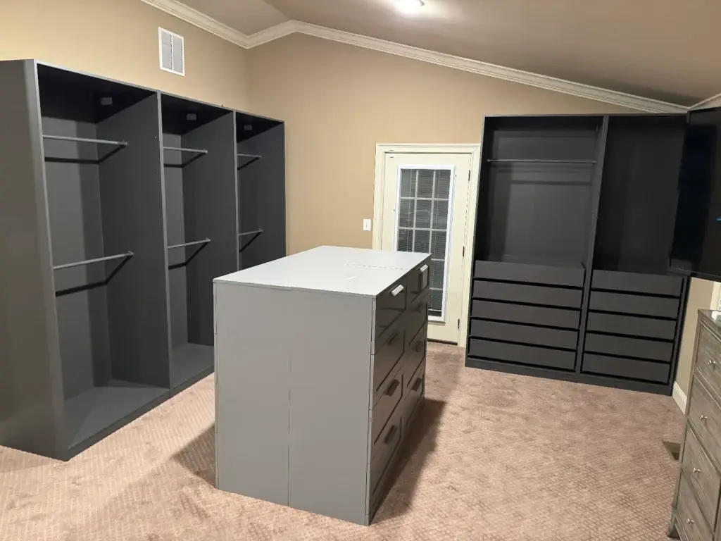 Furniture, TVs and More in Red Lion